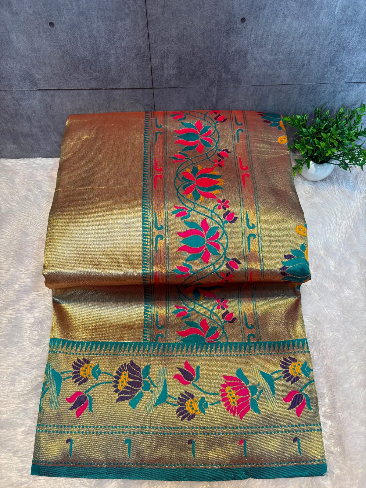 PLAIN YEOLA PAITHANI PC-382