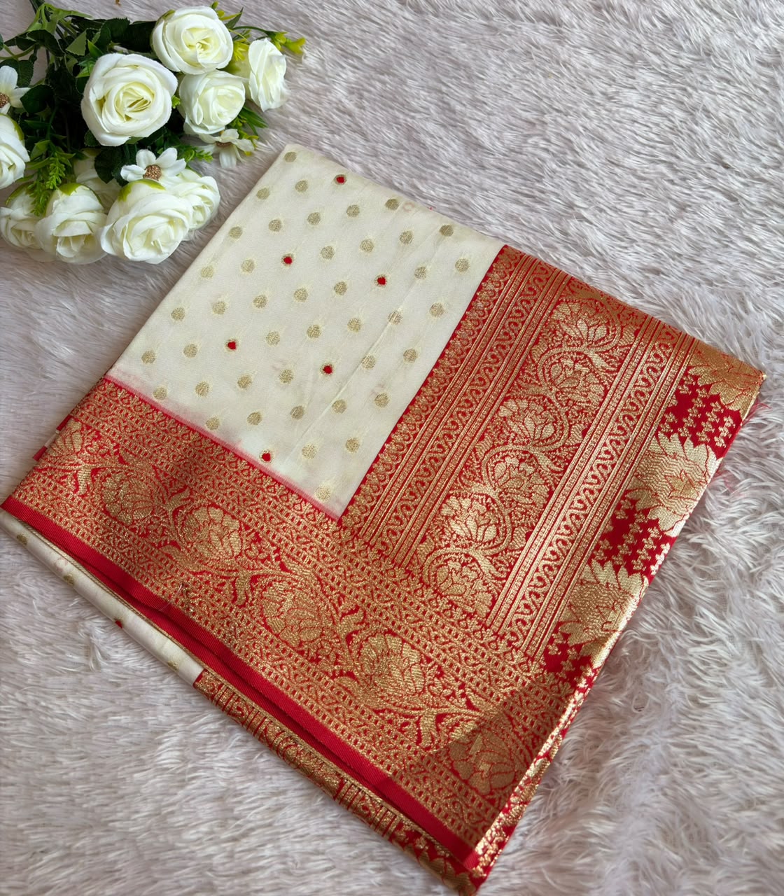 WHITE WITH RED CONTRAST PC-1709