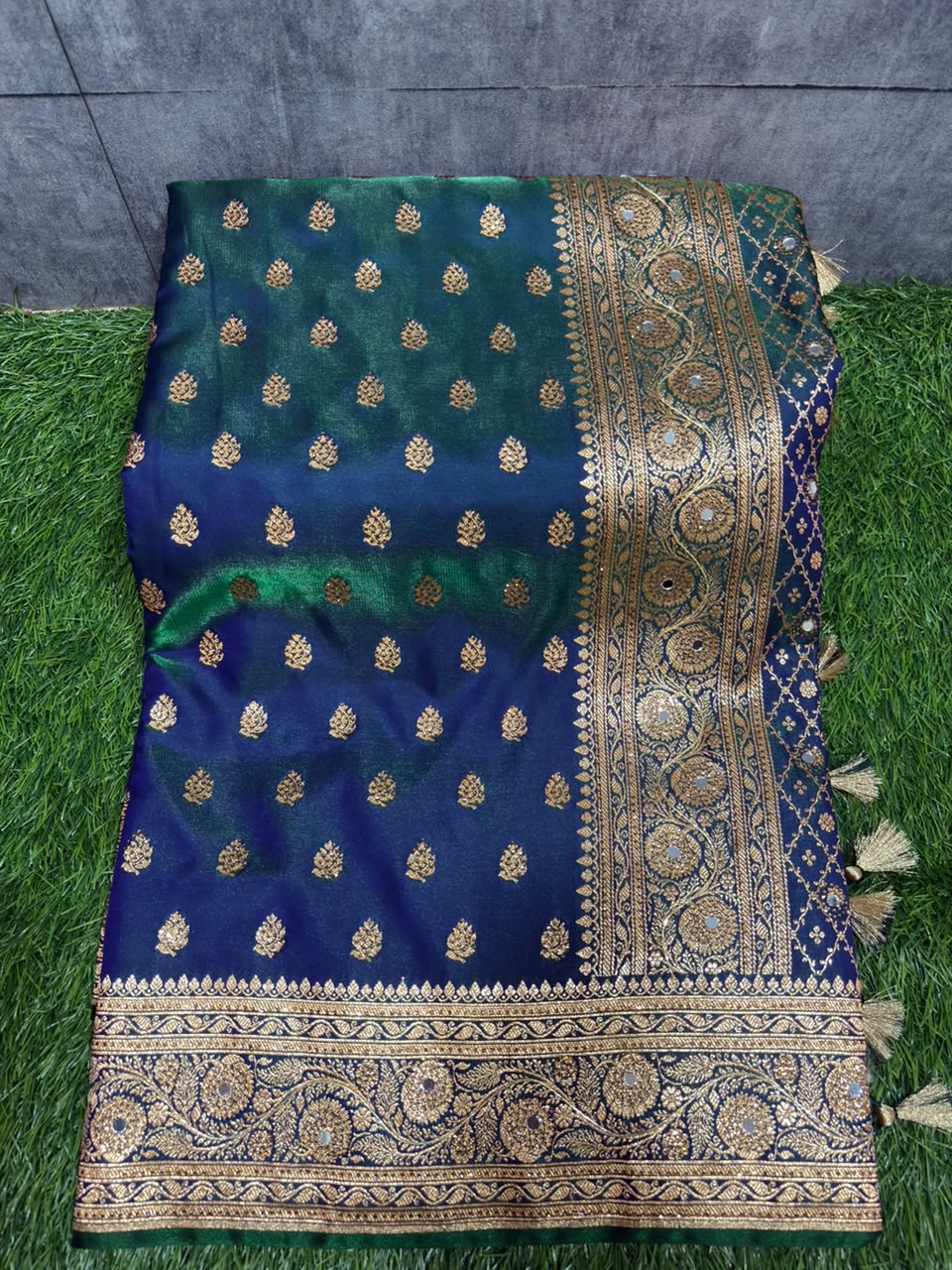 HEAVY DESIGN BANARASI SAREE