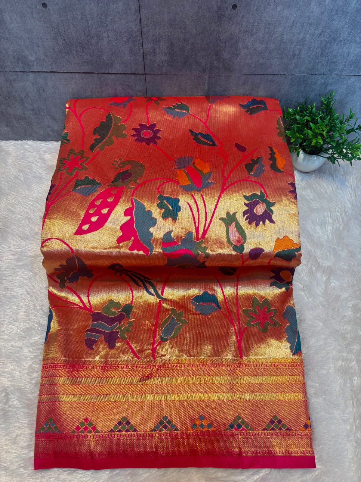 GOLDEN YEOLA PAITHANI PC-382