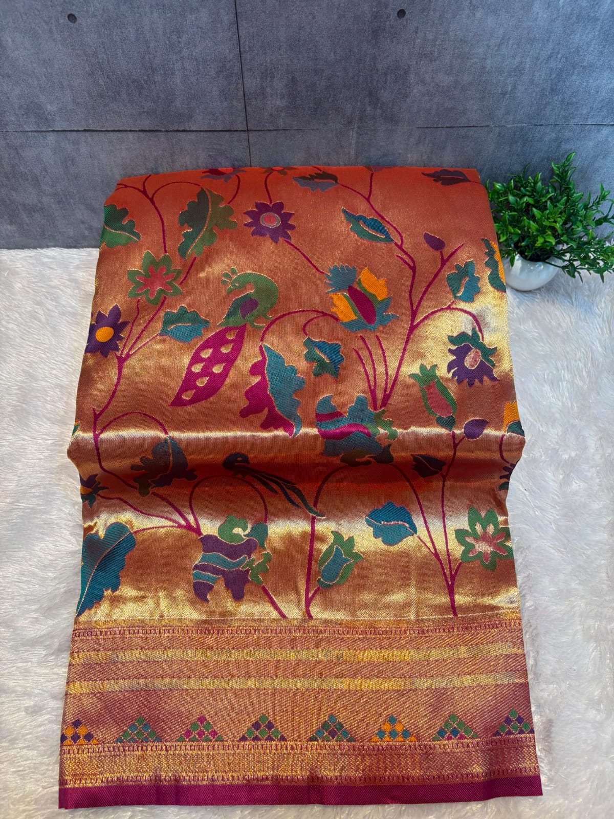 GOLDEN YEOLA PAITHANI PC-382